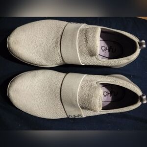 Ryka Women's Pale Grey Slip-On Shoes Size 11